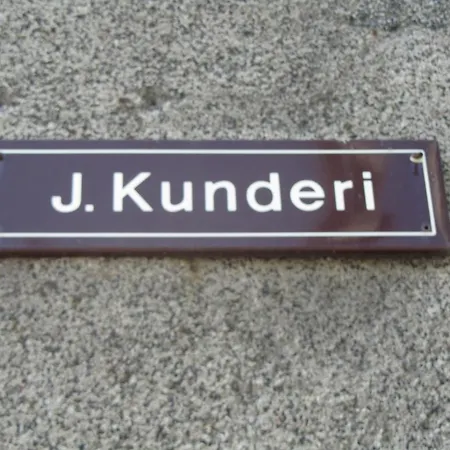 Kunderi *
