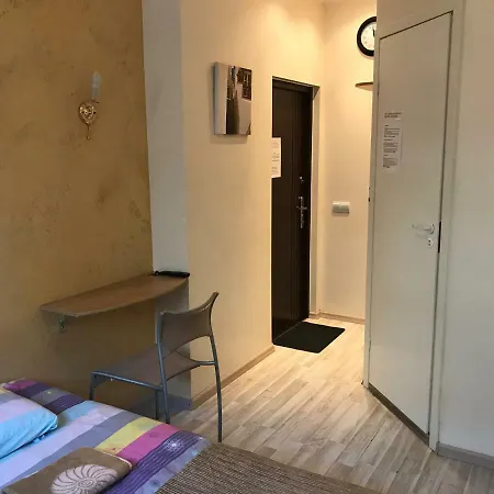 Kunderi 게스트하우스 *